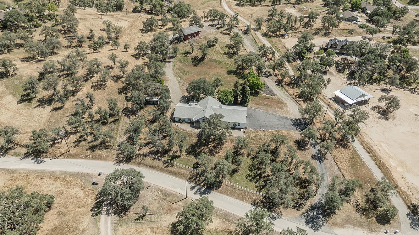 14815 Garlock Ln, Prather, CA 93651
