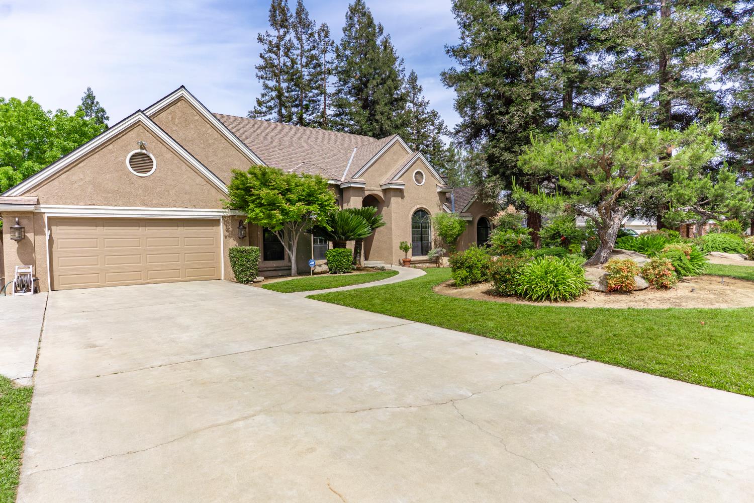 314 W Audubon Dr, Fresno, CA 93711