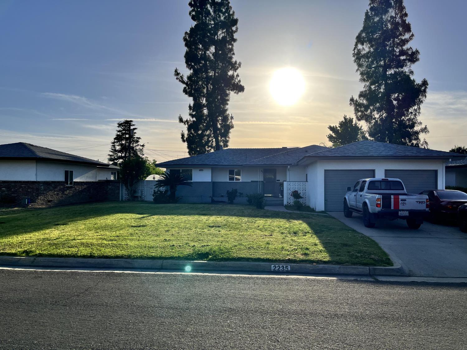 2235 N Backer Ave, Fresno, CA 93703