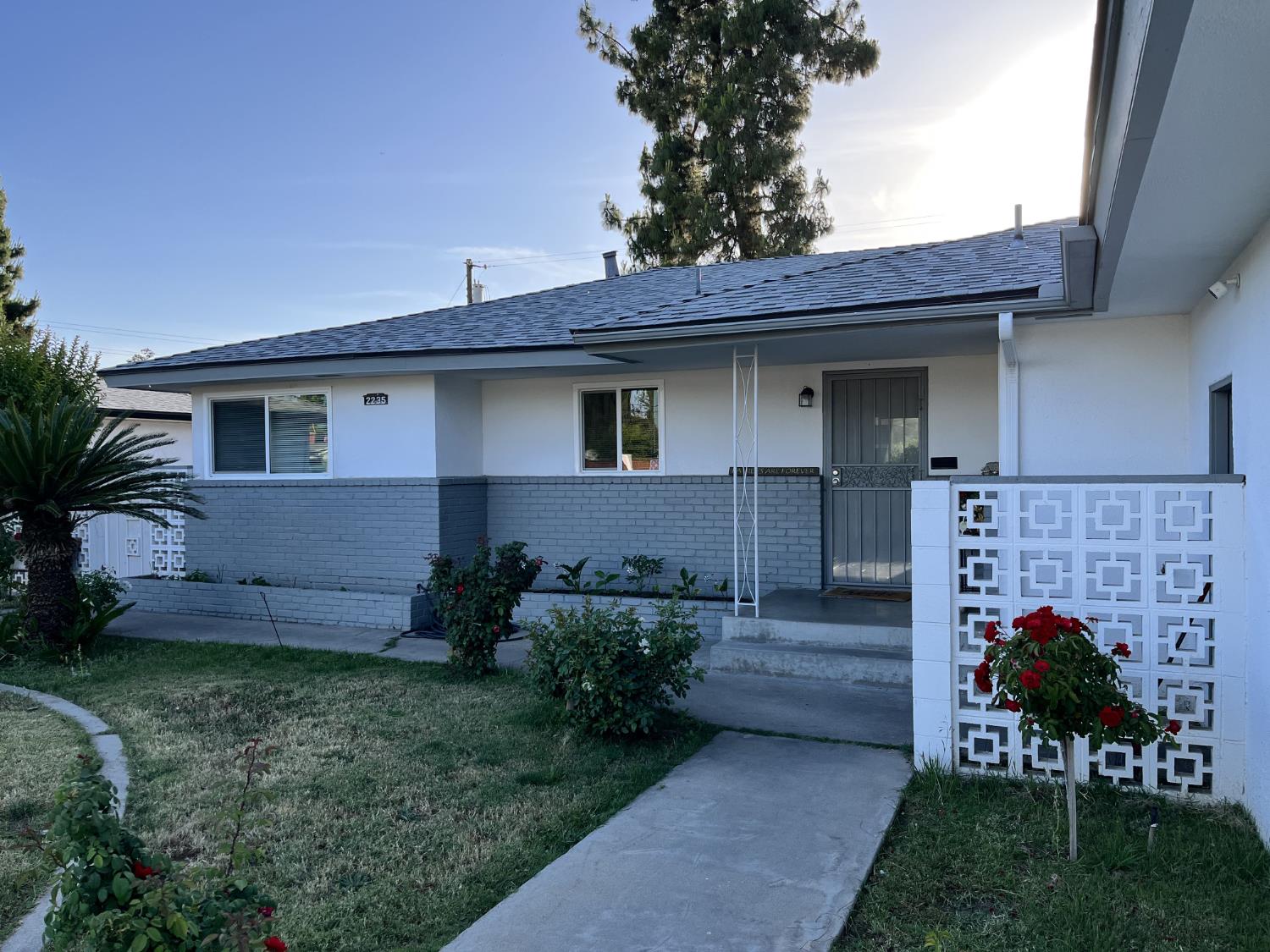 2235 N Backer Ave, Fresno, CA 93703