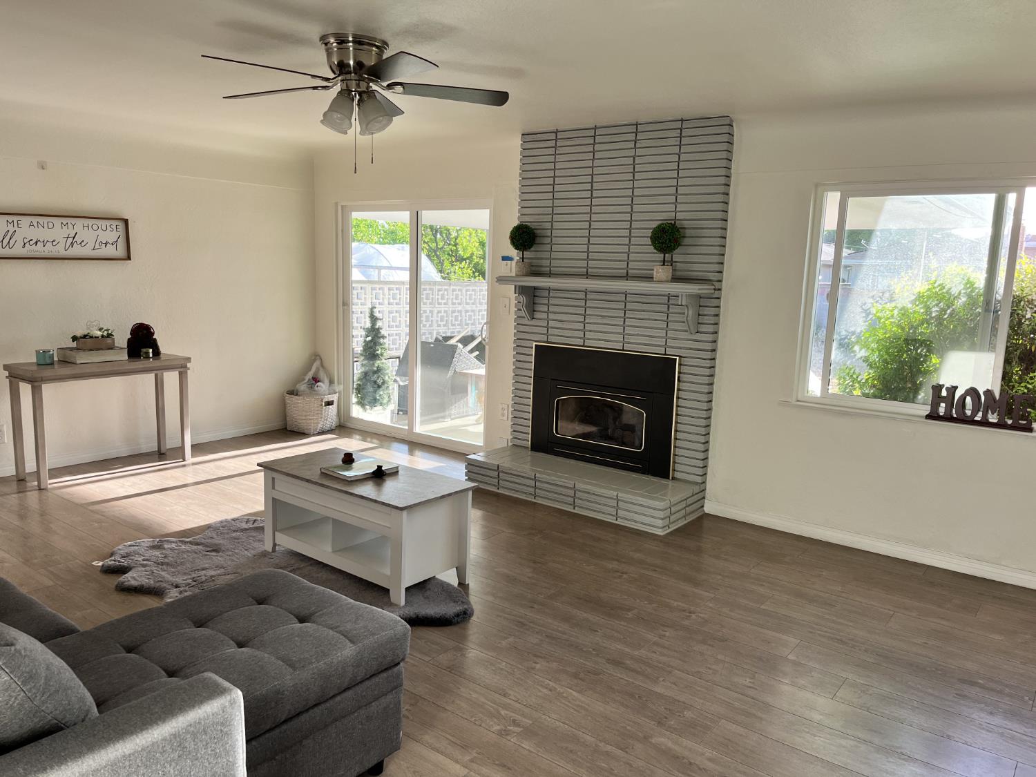 2235 N Backer Ave, Fresno, CA 93703