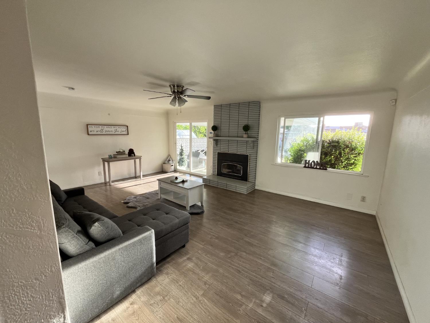 2235 N Backer Ave, Fresno, CA 93703