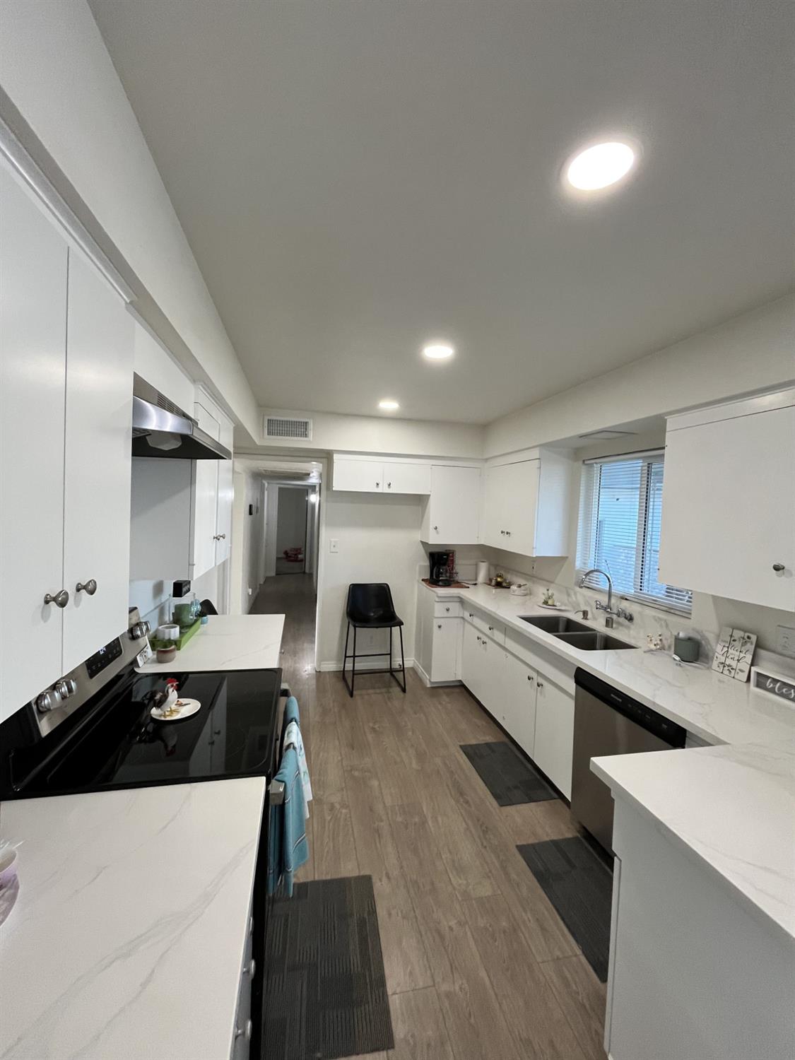 2235 N Backer Ave, Fresno, CA 93703