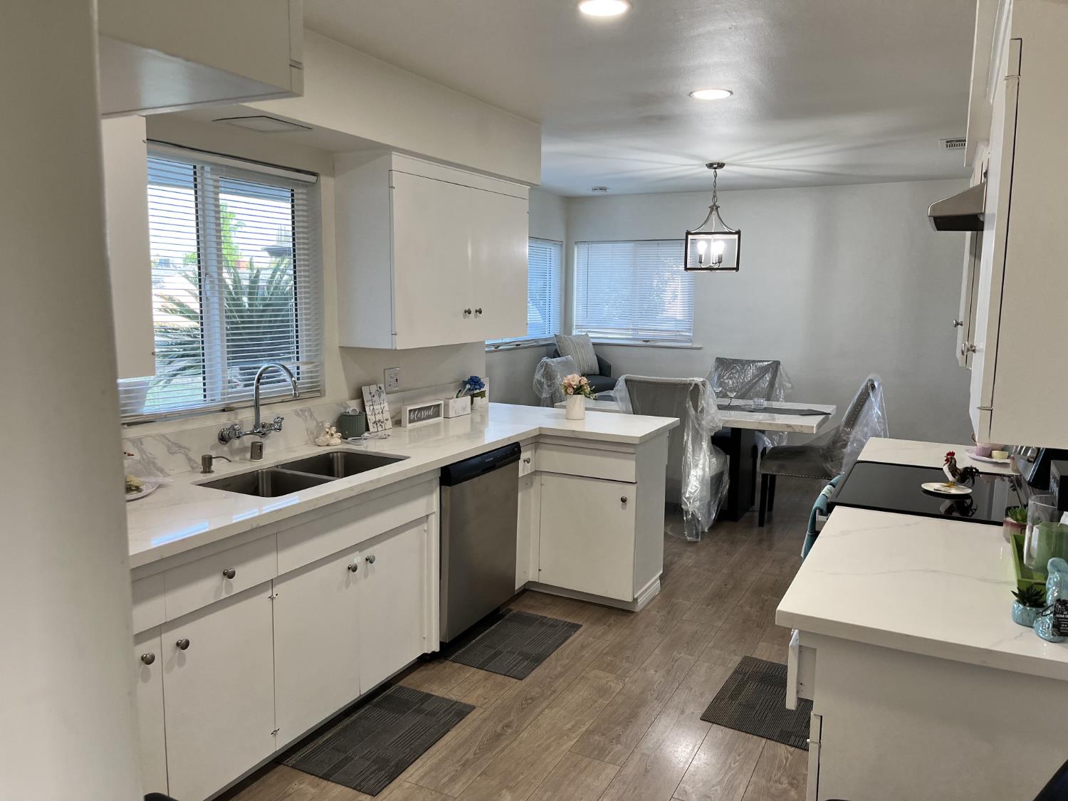 2235 N Backer Ave, Fresno, CA 93703