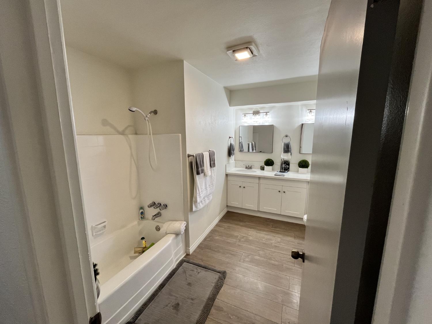 2235 N Backer Ave, Fresno, CA 93703