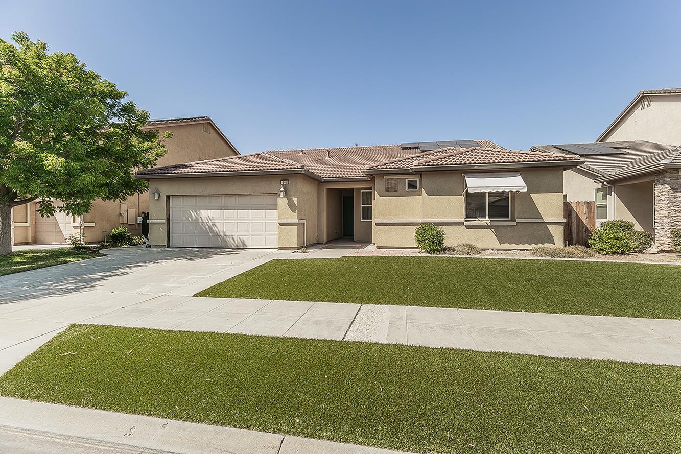 645 Serena Ave, Clovis, CA 93619
