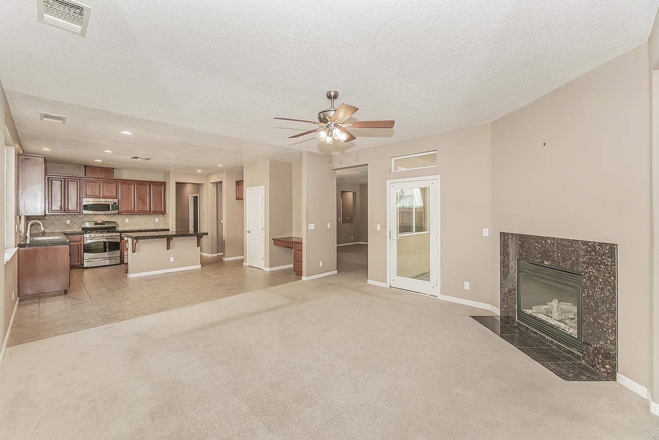 645 Serena Ave, Clovis, CA 93619