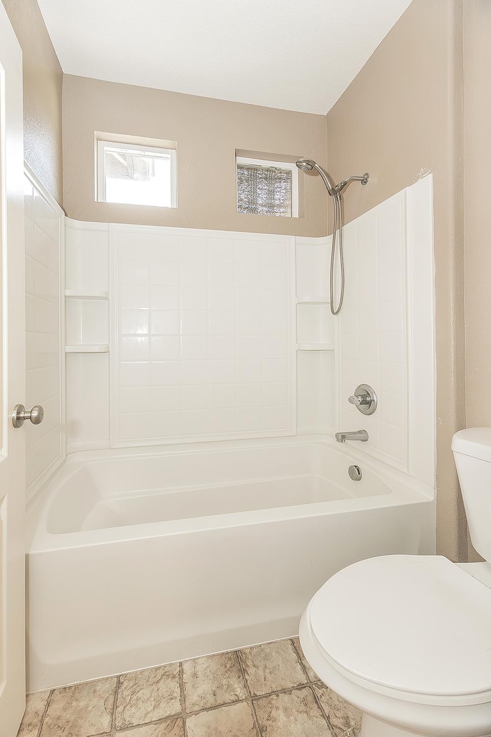 645 Serena Ave, Clovis, CA 93619