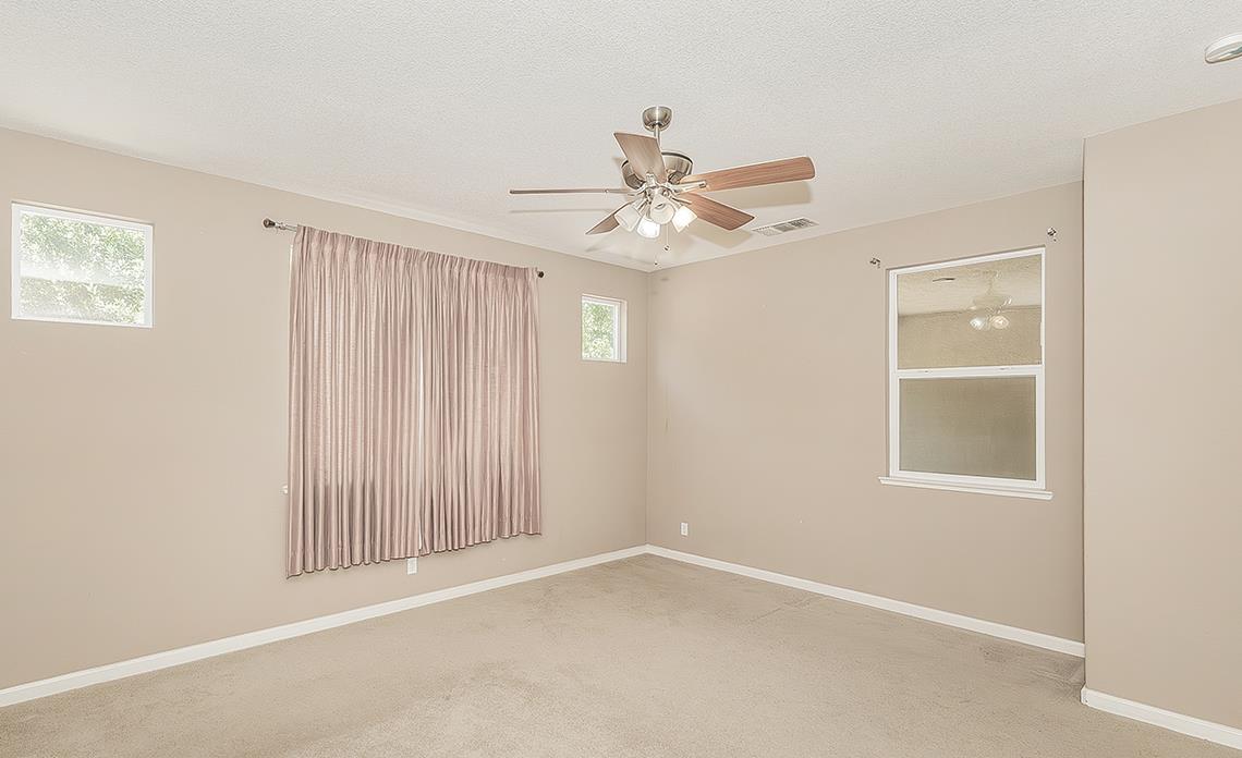 645 Serena Ave, Clovis, CA 93619