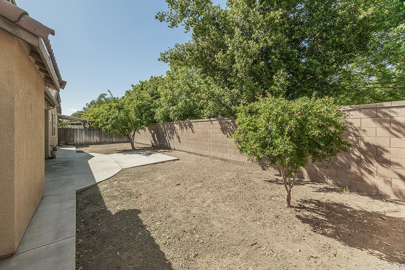 645 Serena Ave, Clovis, CA 93619