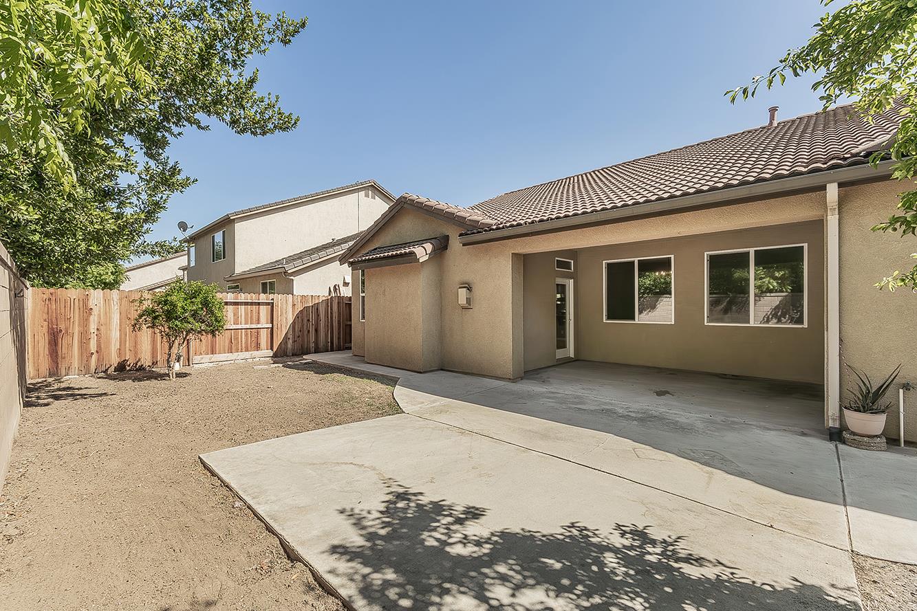 645 Serena Ave, Clovis, CA 93619