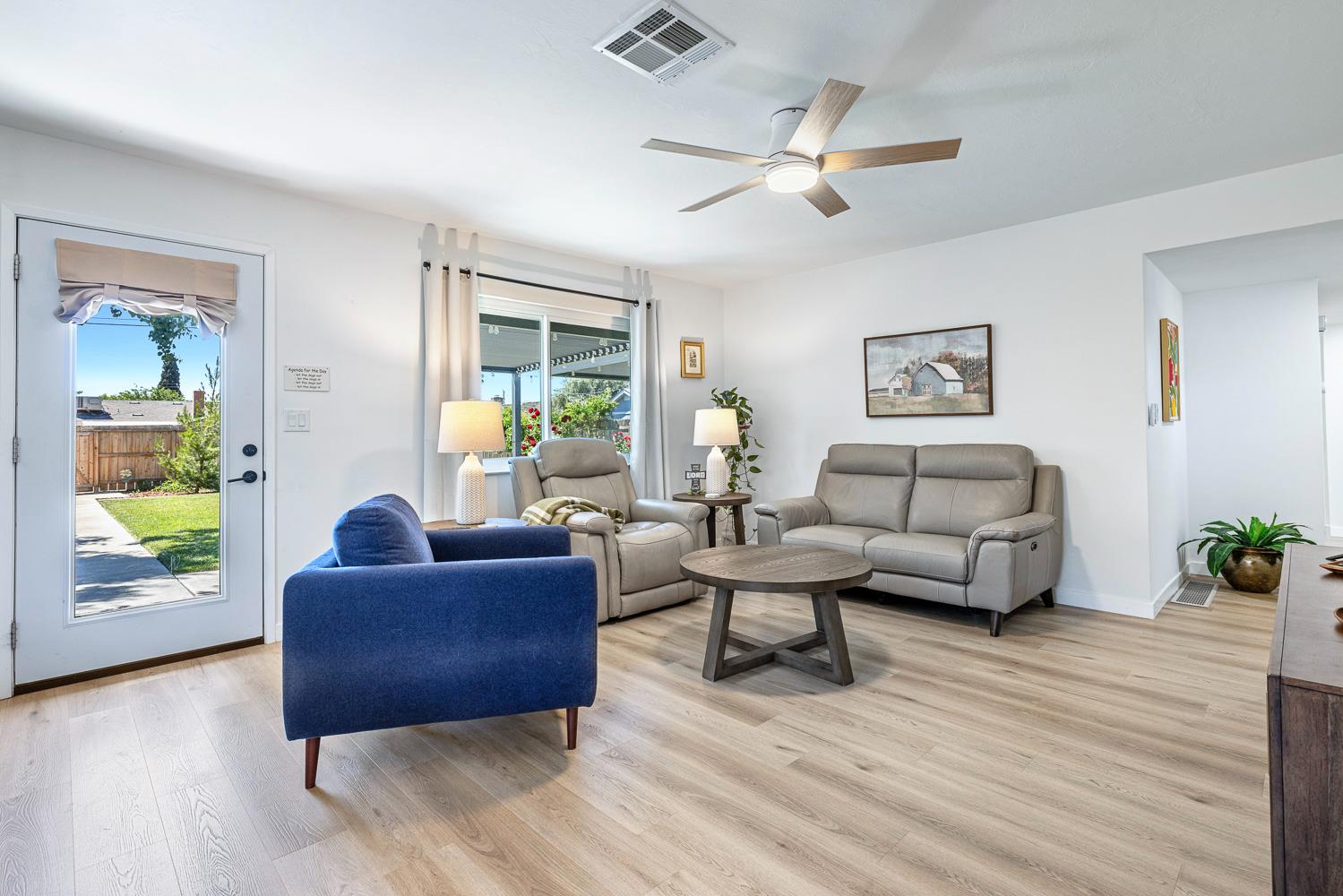 425 Stanford Ave, Coalinga, CA 93210