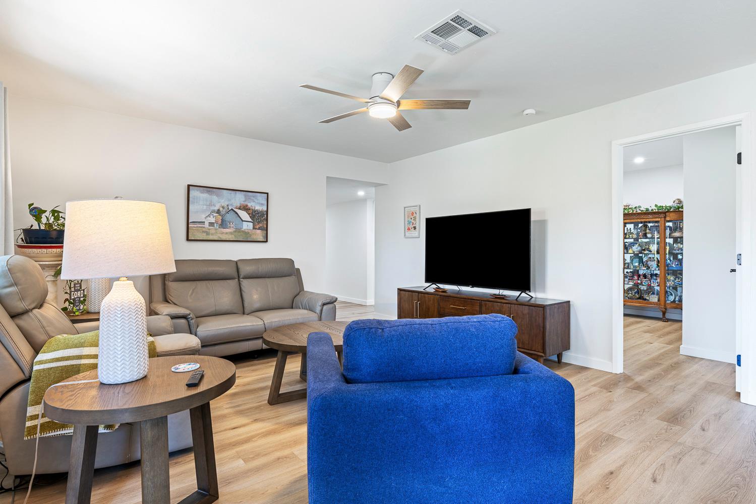 425 Stanford Ave, Coalinga, CA 93210