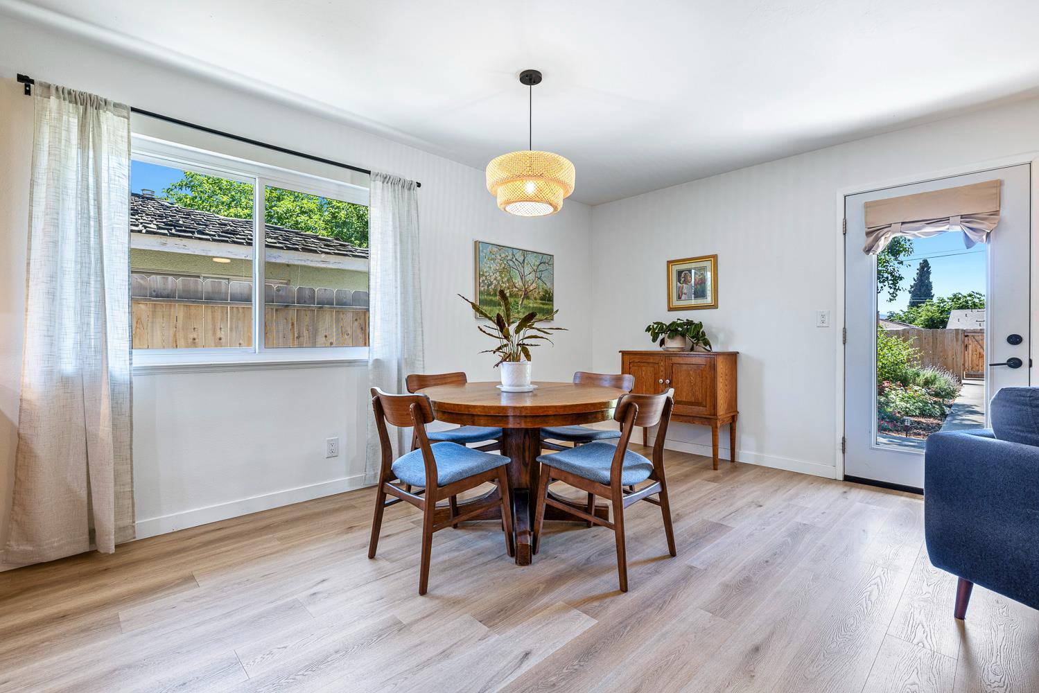 425 Stanford Ave, Coalinga, CA 93210