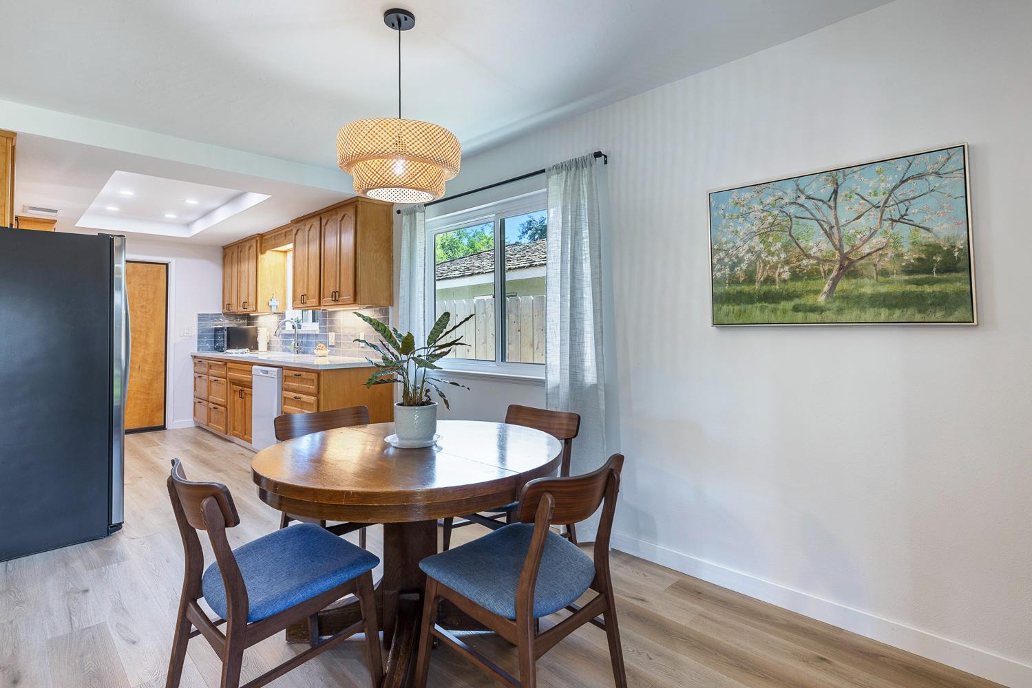 425 Stanford Ave, Coalinga, CA 93210