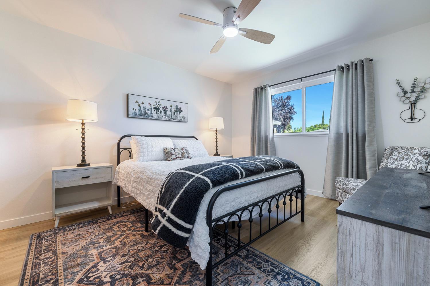 425 Stanford Ave, Coalinga, CA 93210