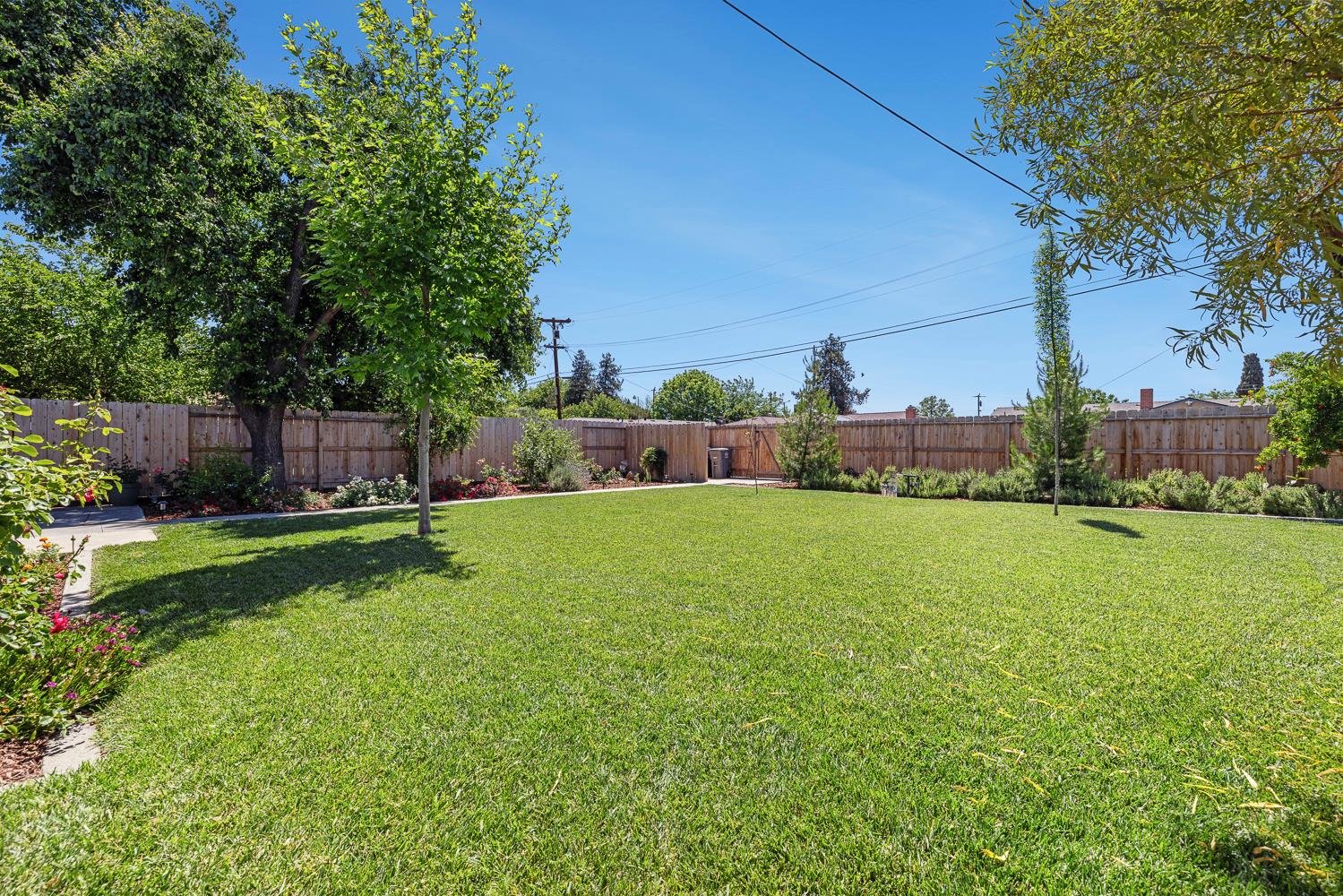 425 Stanford Ave, Coalinga, CA 93210