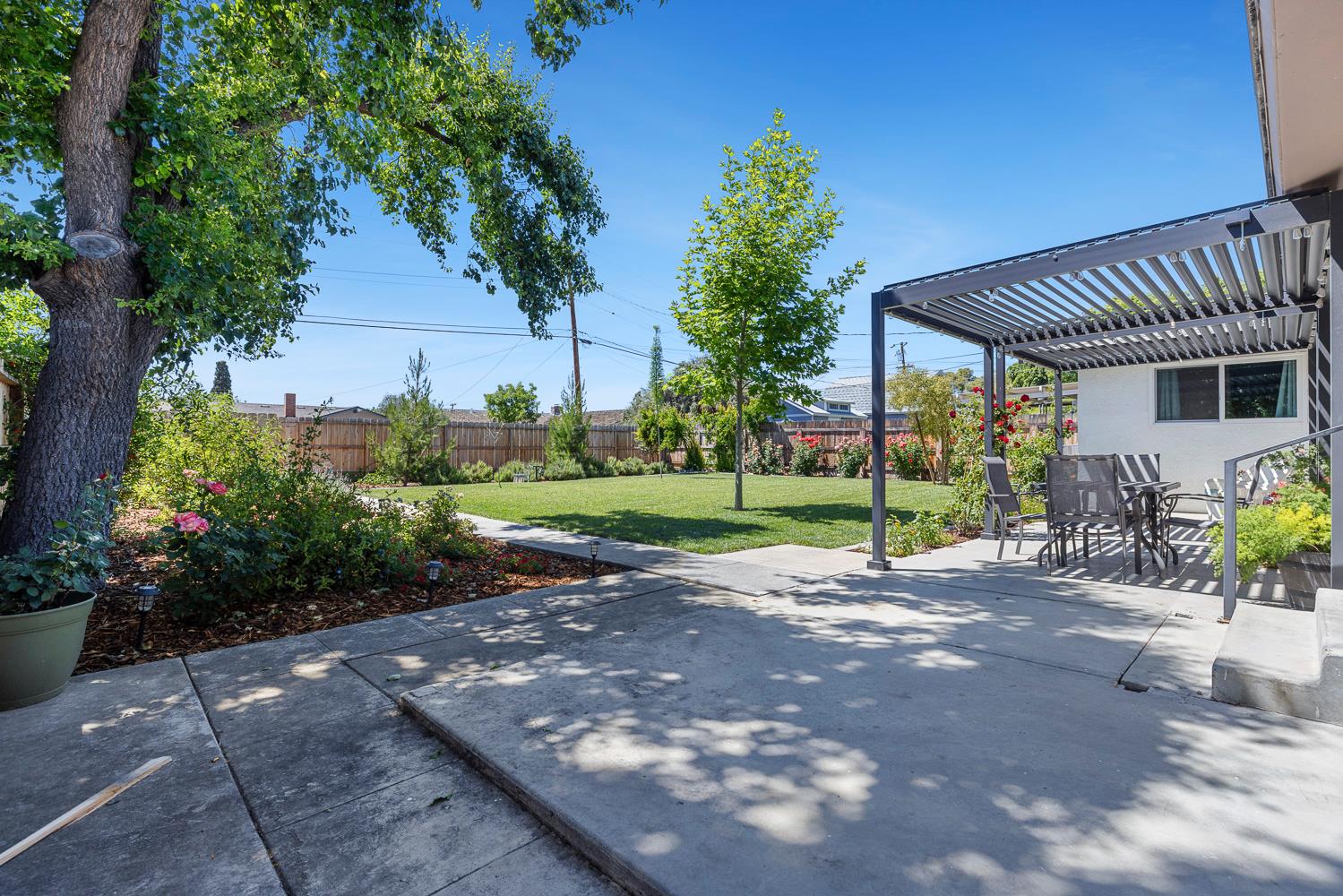 425 Stanford Ave, Coalinga, CA 93210
