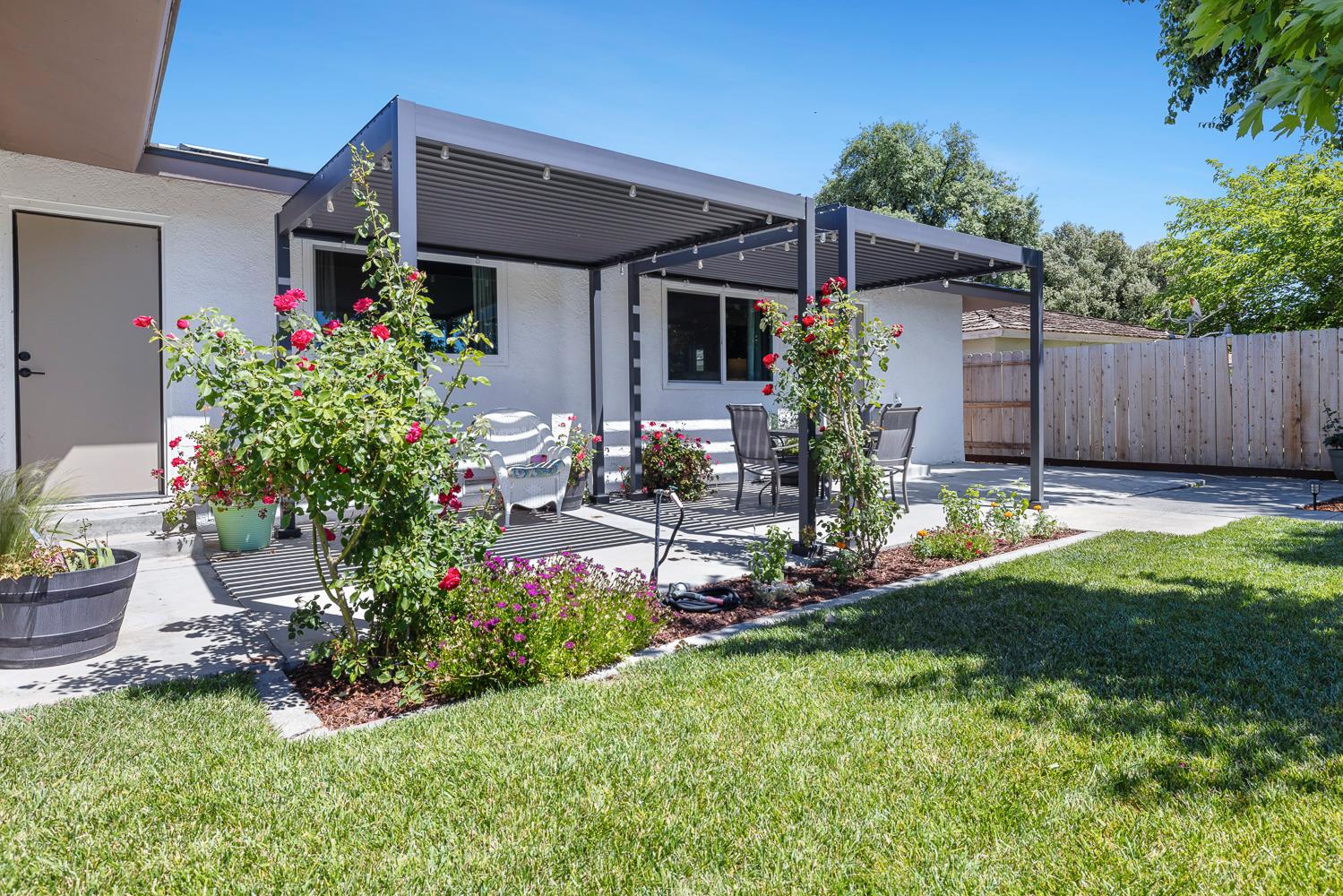 425 Stanford Ave, Coalinga, CA 93210
