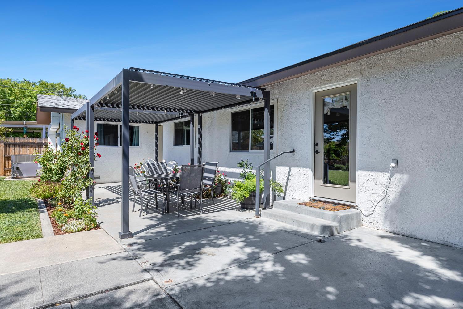 425 Stanford Ave, Coalinga, CA 93210