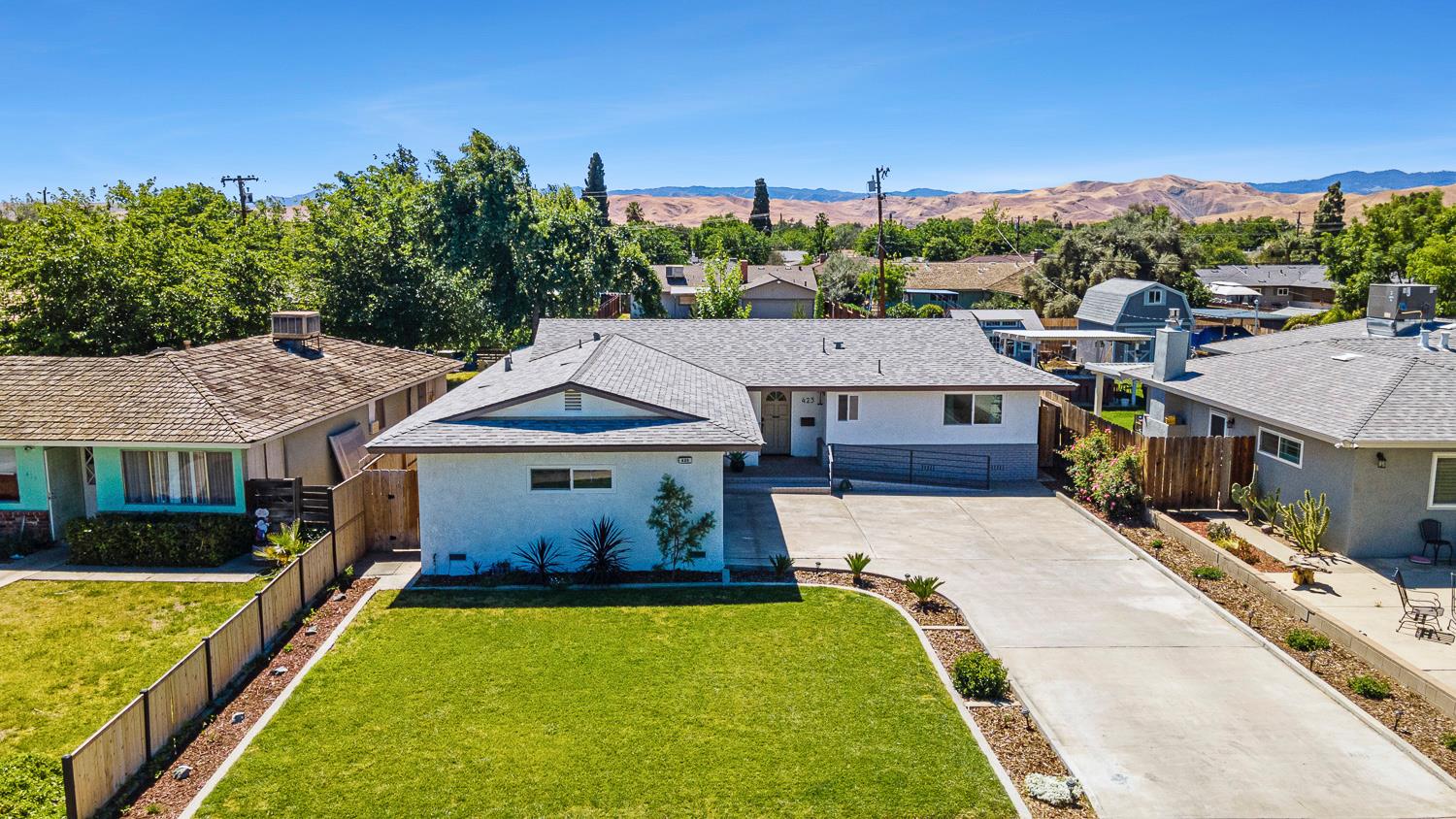425 Stanford Ave, Coalinga, CA 93210
