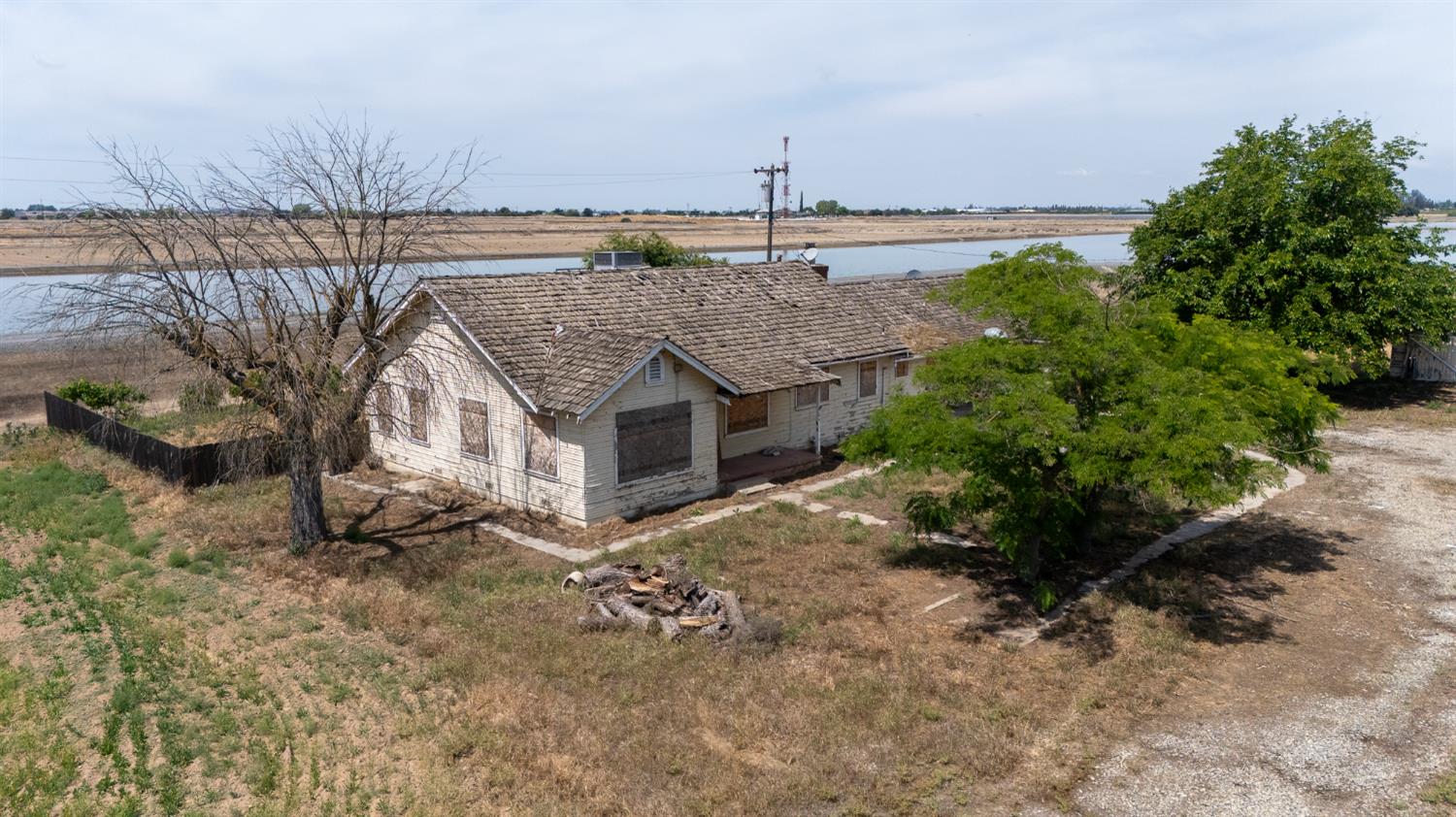 6766 Ave 408, Dinuba, CA 93618