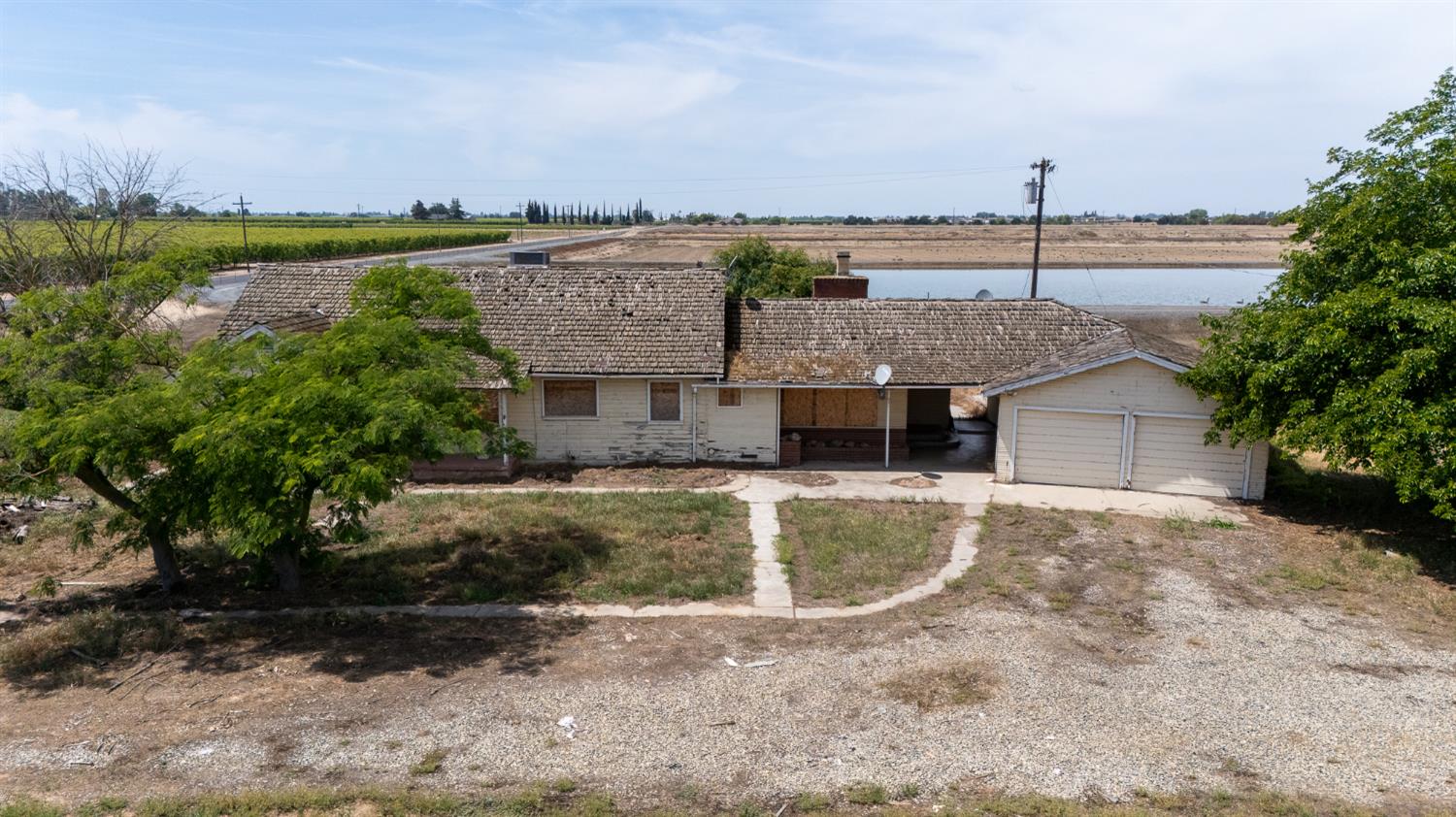 6766 Ave 408, Dinuba, CA 93618