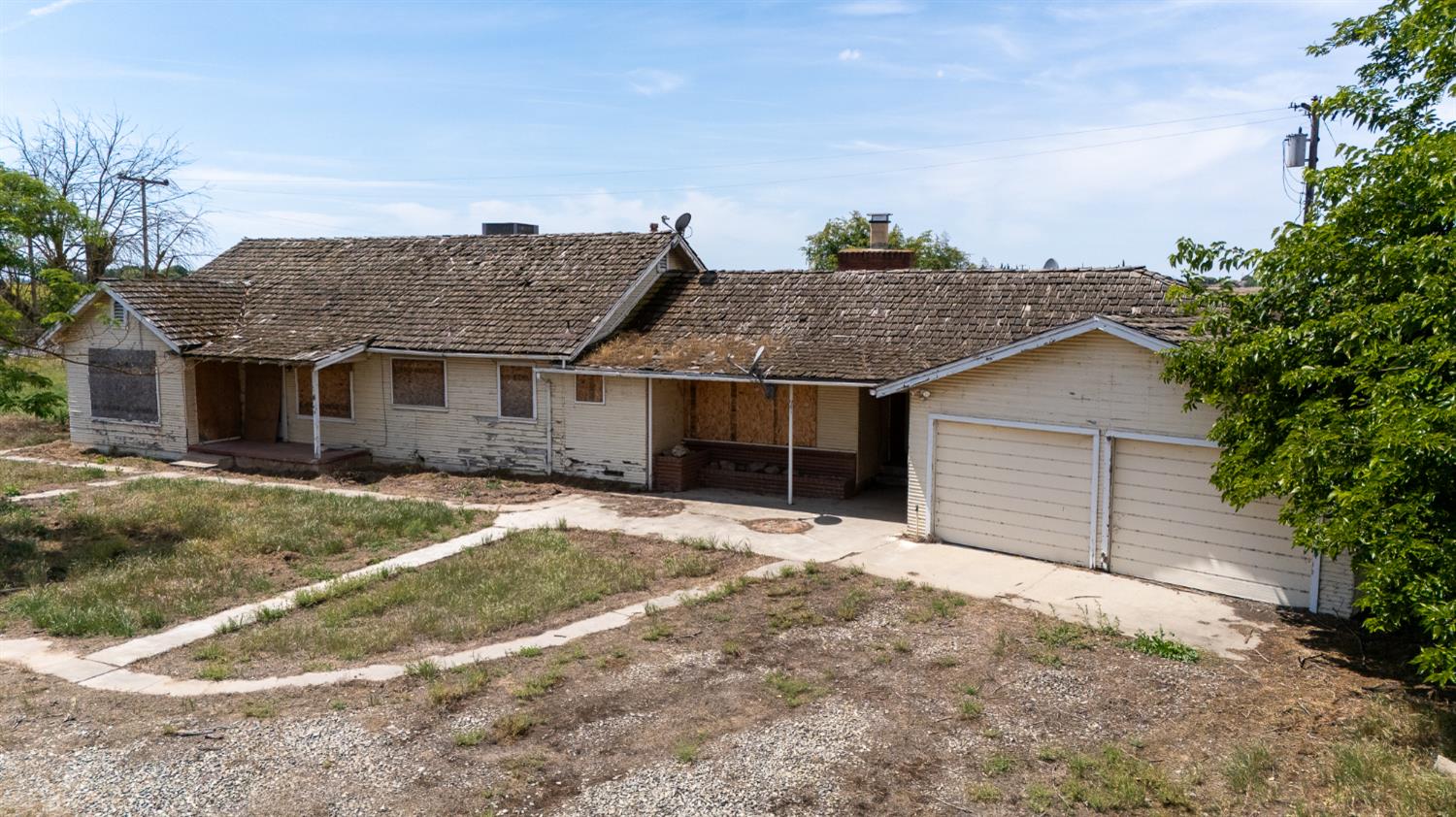 6766 Ave 408, Dinuba, CA 93618