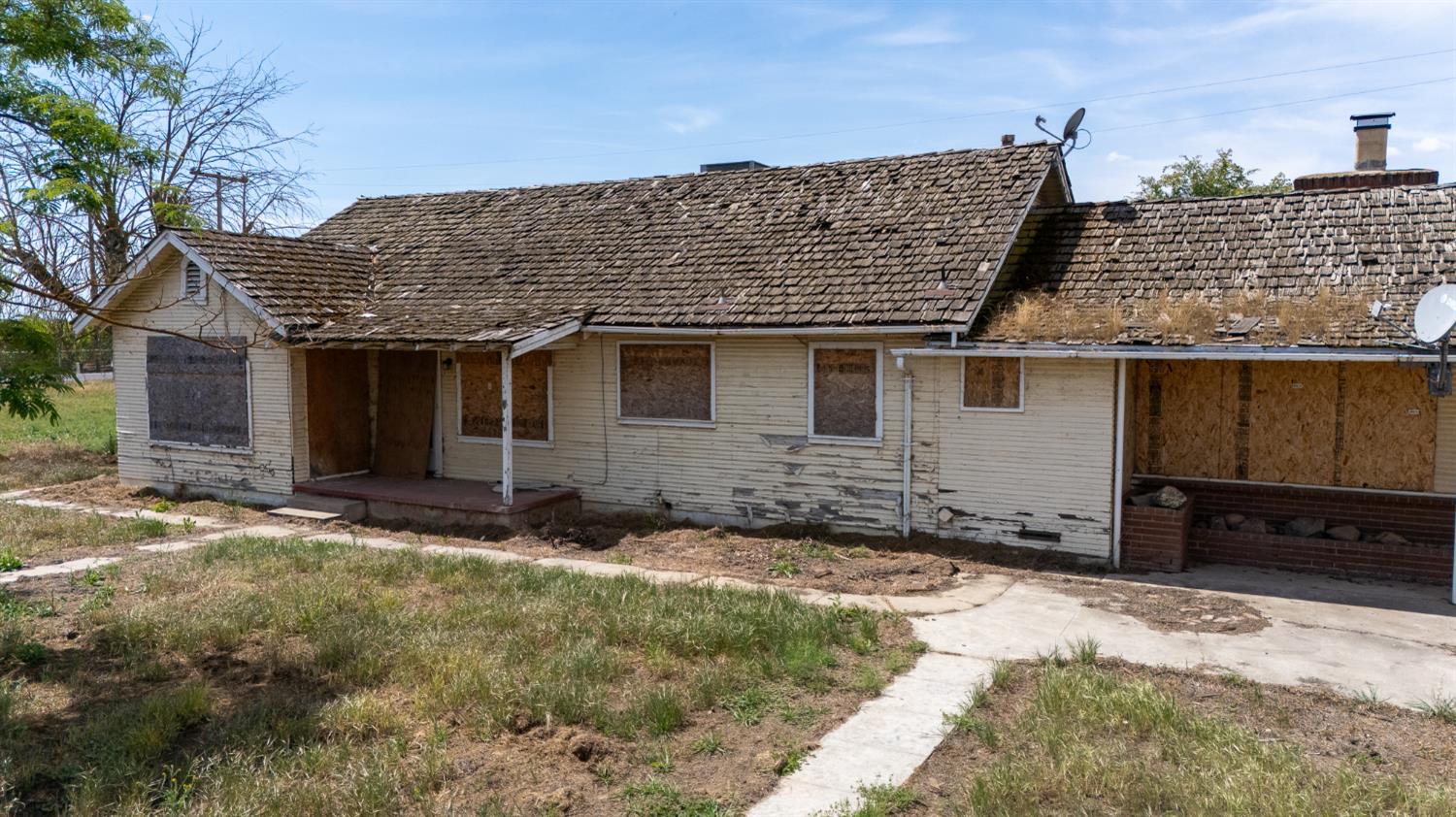 6766 Ave 408, Dinuba, CA 93618