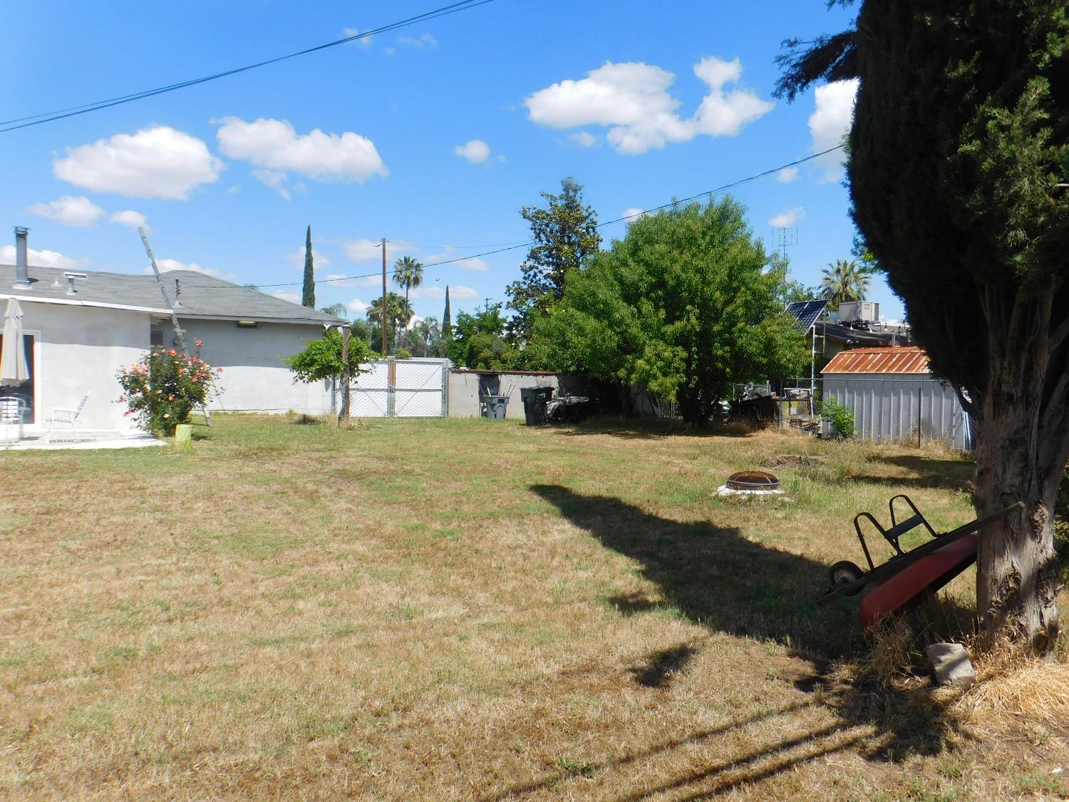 469 E San Jose Ave, Fresno, CA 93711
