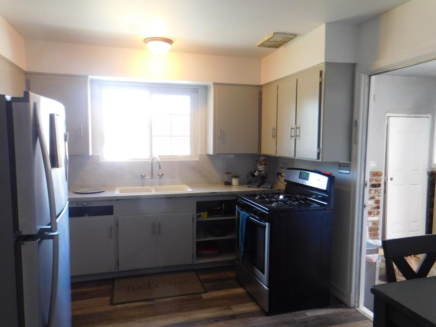 469 E San Jose Ave, Fresno, CA 93711