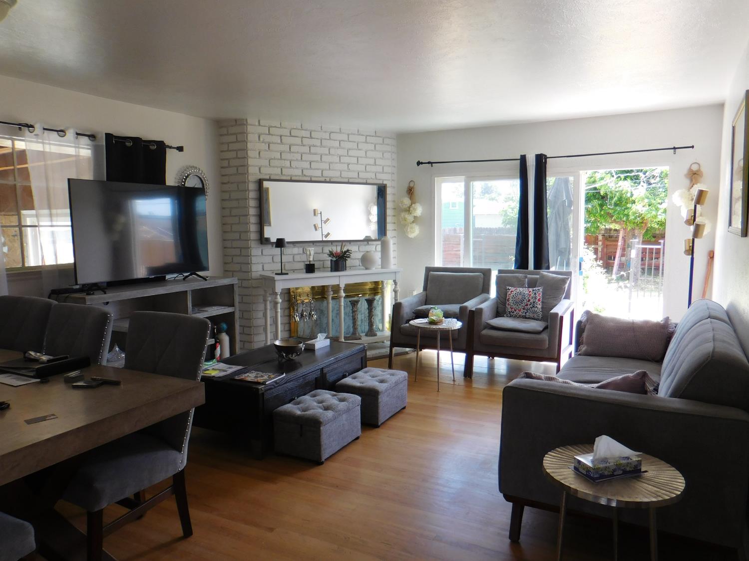 469 E San Jose Ave, Fresno, CA 93711
