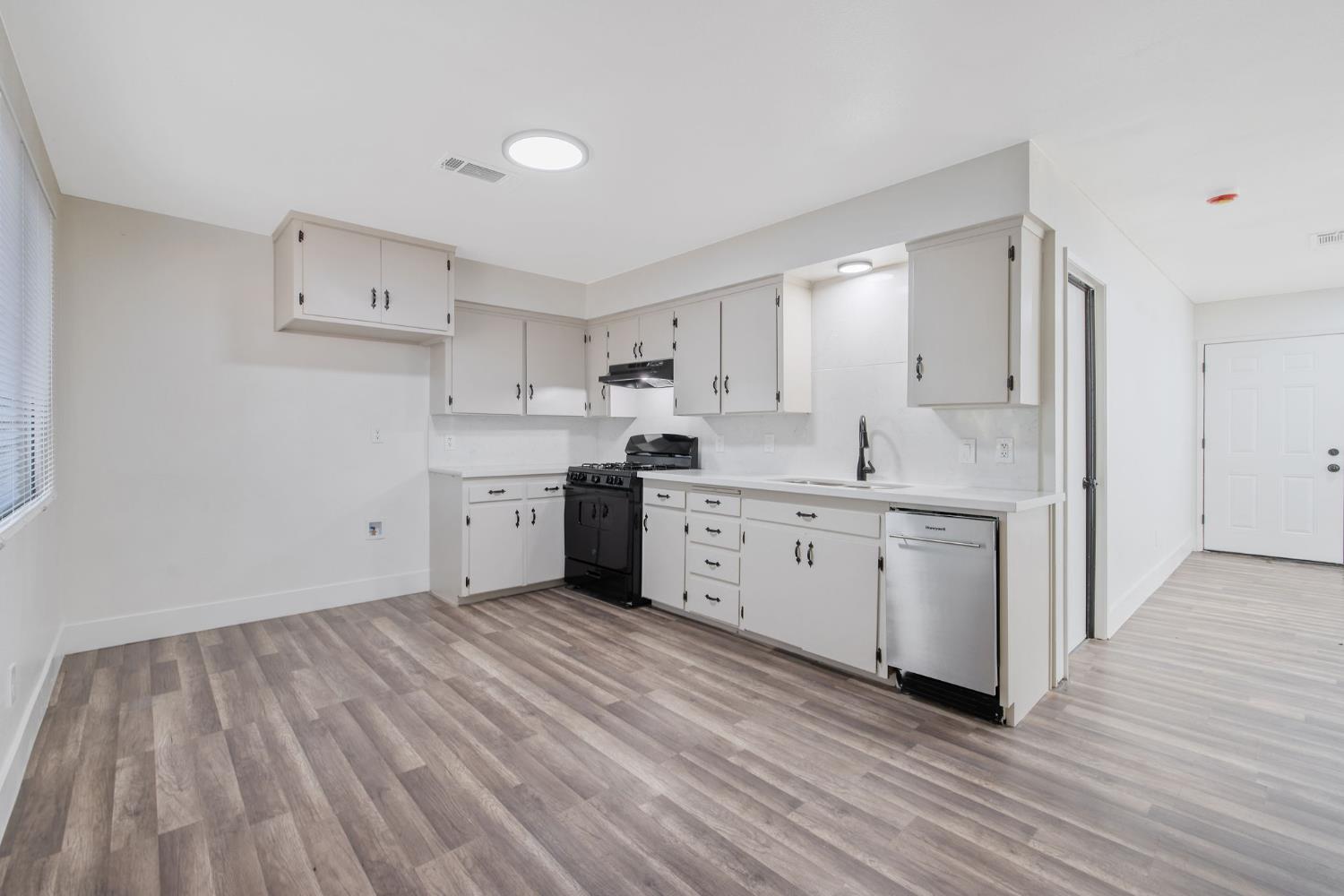 1305 Alameda Ave, Chowchilla, CA 93610