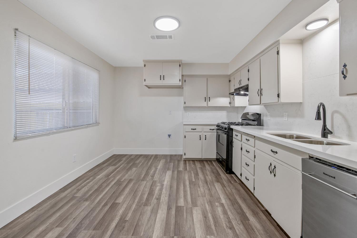 1305 Alameda Ave, Chowchilla, CA 93610