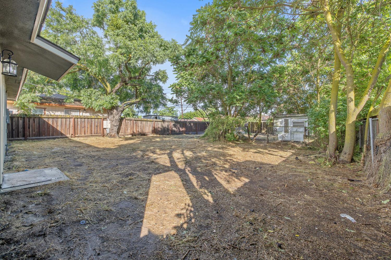 1305 Alameda Ave, Chowchilla, CA 93610