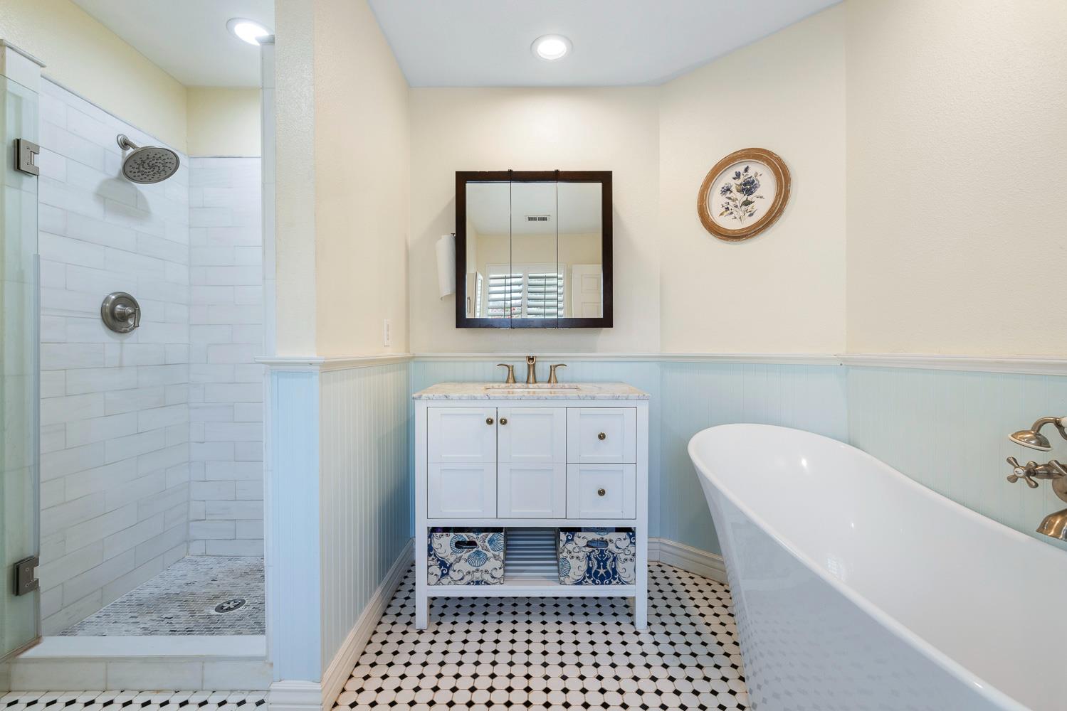 5741 Elwood Rd, Sanger, CA 93657