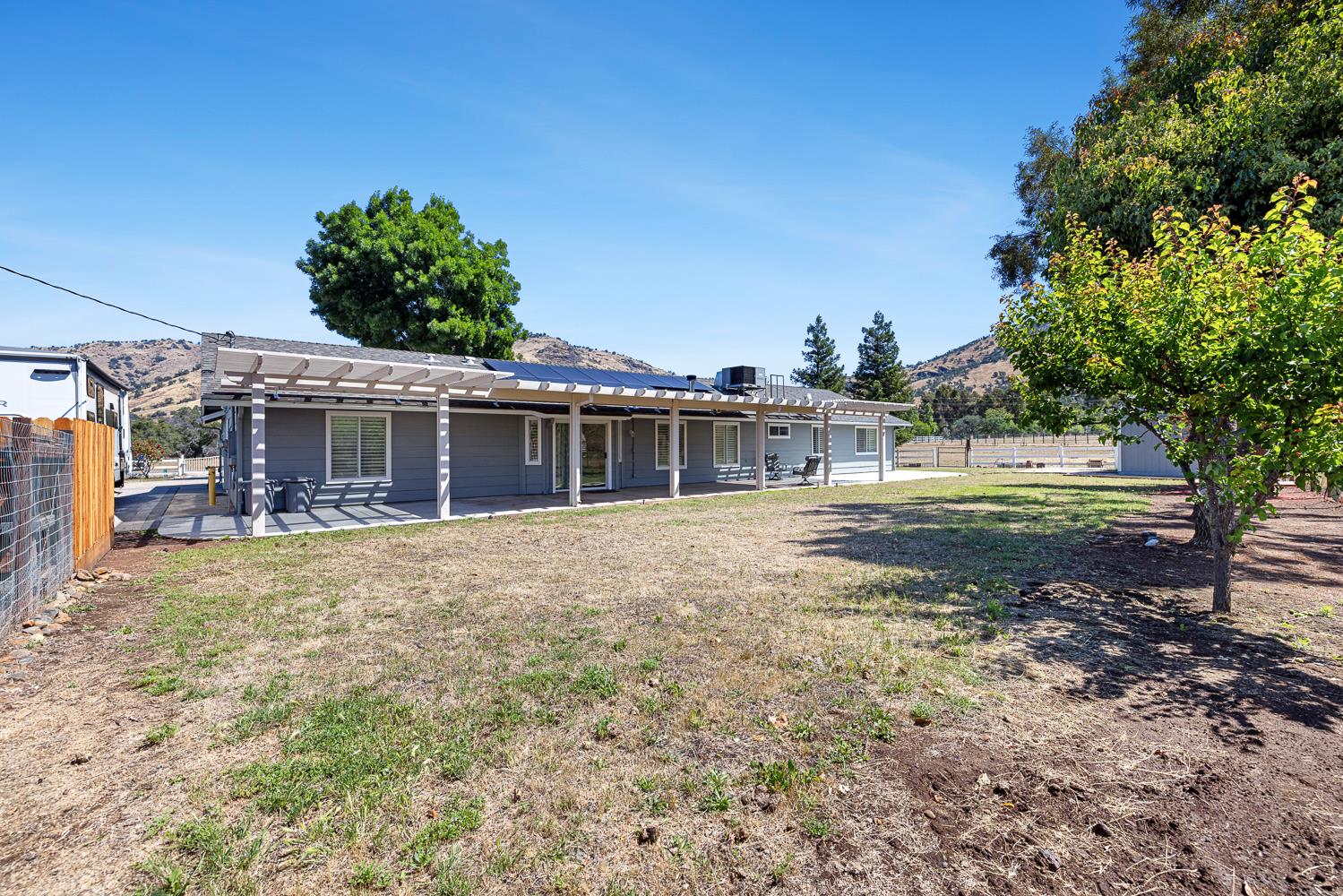 5741 Elwood Rd, Sanger, CA 93657