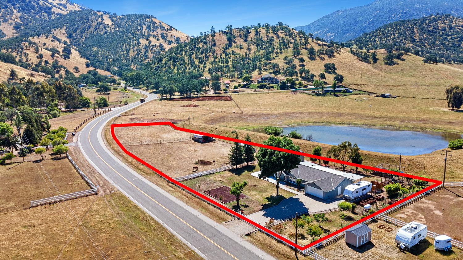 5741 Elwood Rd, Sanger, CA 93657