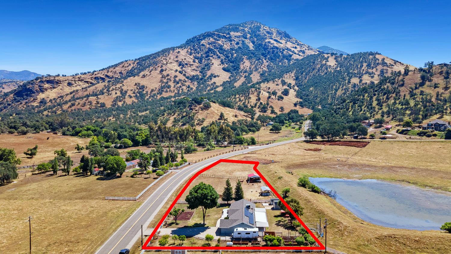 5741 Elwood Rd, Sanger, CA 93657