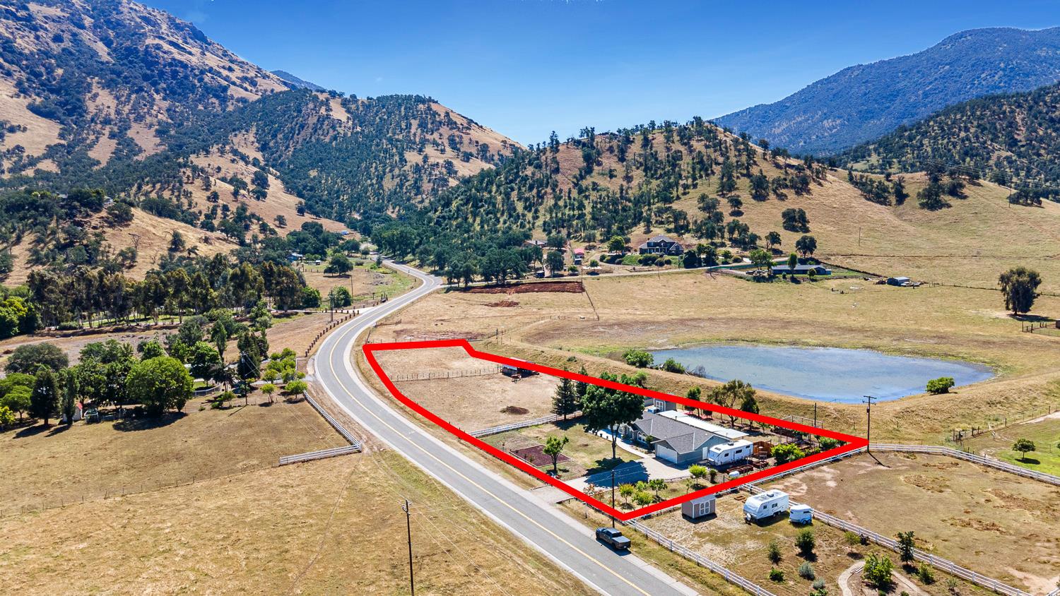 5741 Elwood Rd, Sanger, CA 93657