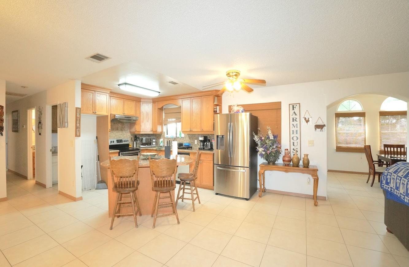 1261 E Adams Ave, Fresno, CA 93725