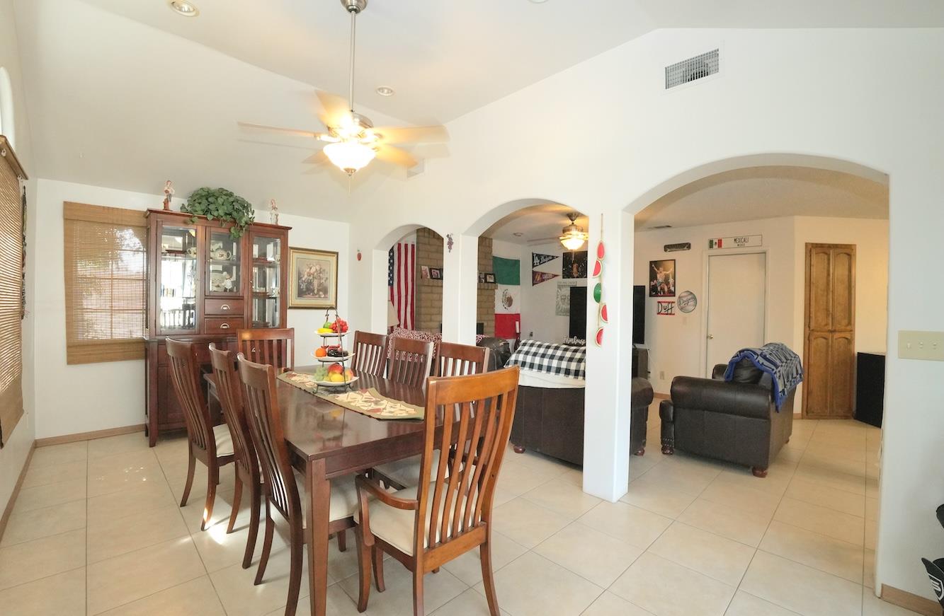 1261 E Adams Ave, Fresno, CA 93725