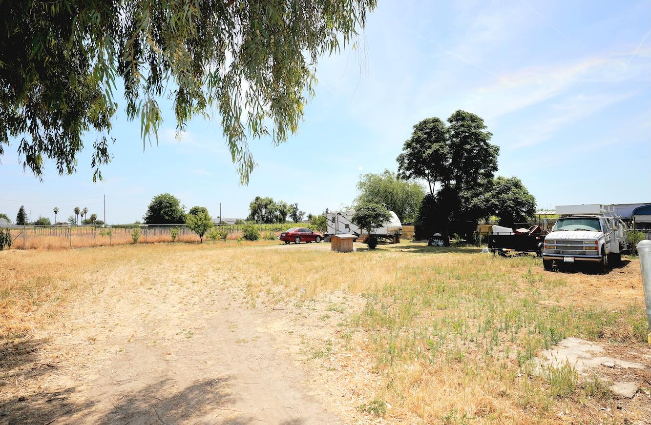 1261 E Adams Ave, Fresno, CA 93725