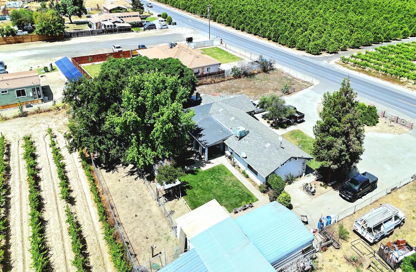 1261 E Adams Ave, Fresno, CA 93725