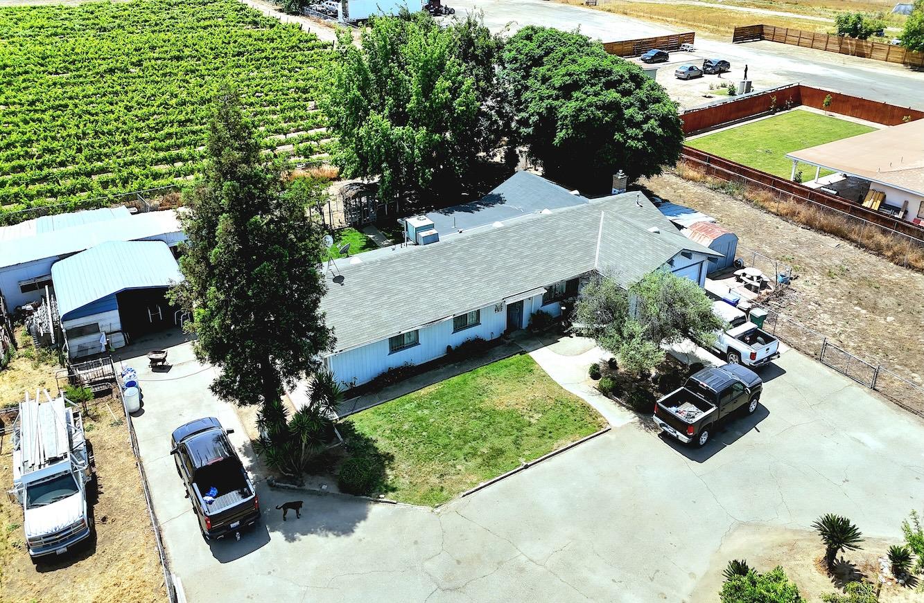 1261 E Adams Ave, Fresno, CA 93725