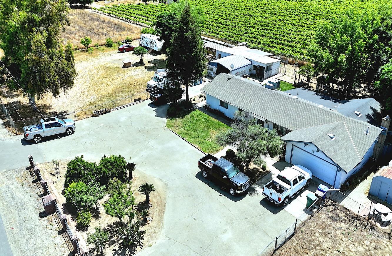 1261 E Adams Ave, Fresno, CA 93725