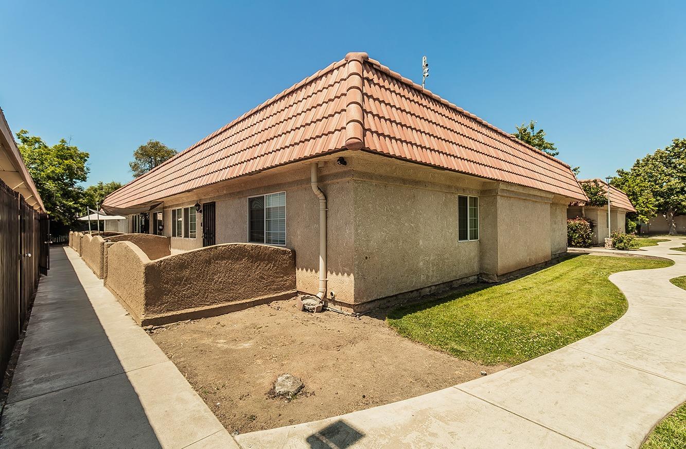 1715 W Clinton Ave #128, Fresno, CA 93705