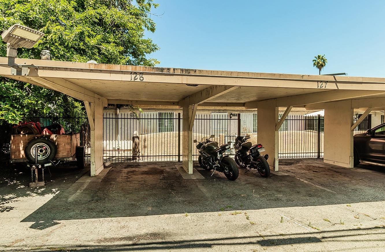 1715 W Clinton Ave #128, Fresno, CA 93705