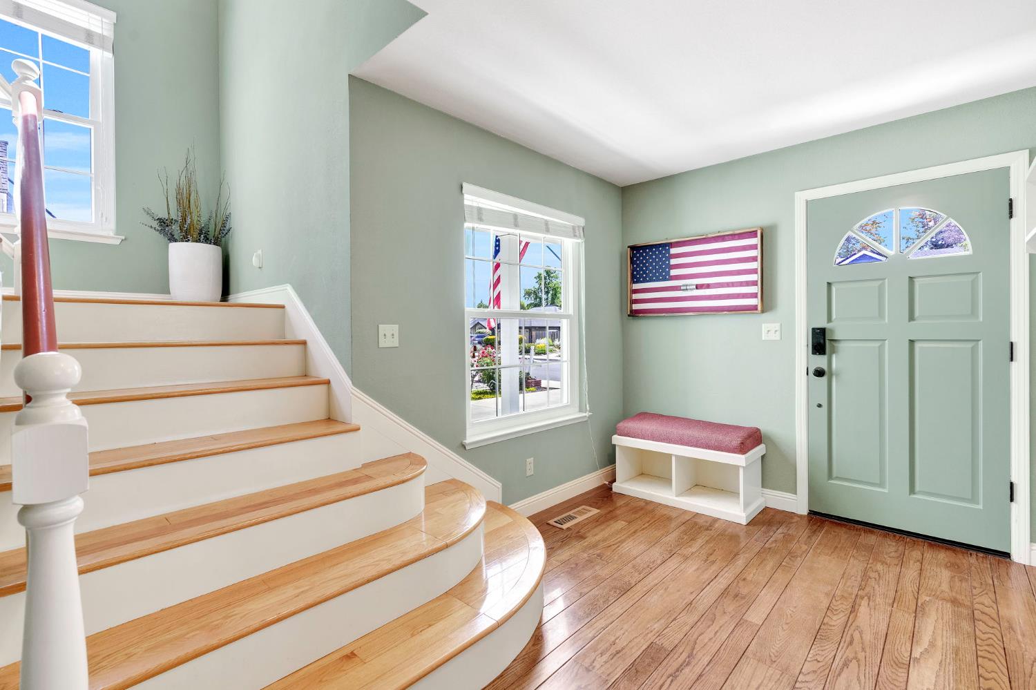 569 W Sample Ave, Clovis, CA 93612