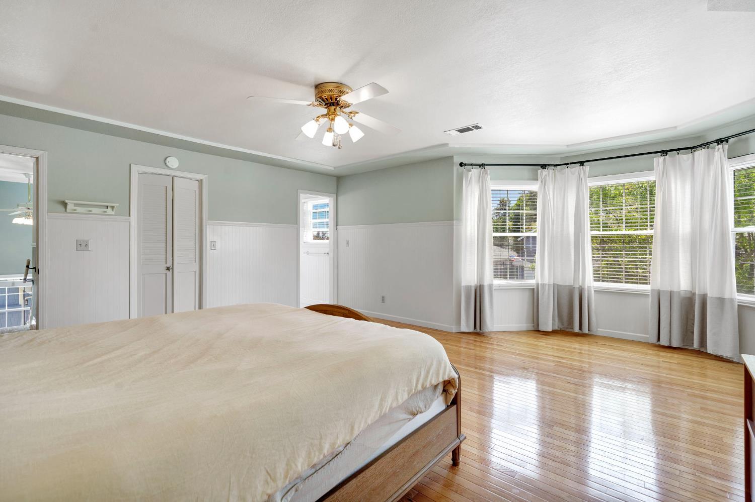 569 W Sample Ave, Clovis, CA 93612